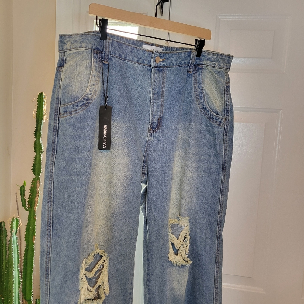 NWT Fashion Nova Drew Drop Waist Baggy Distressed Jeans, Size 16 - Picture 2 of 12